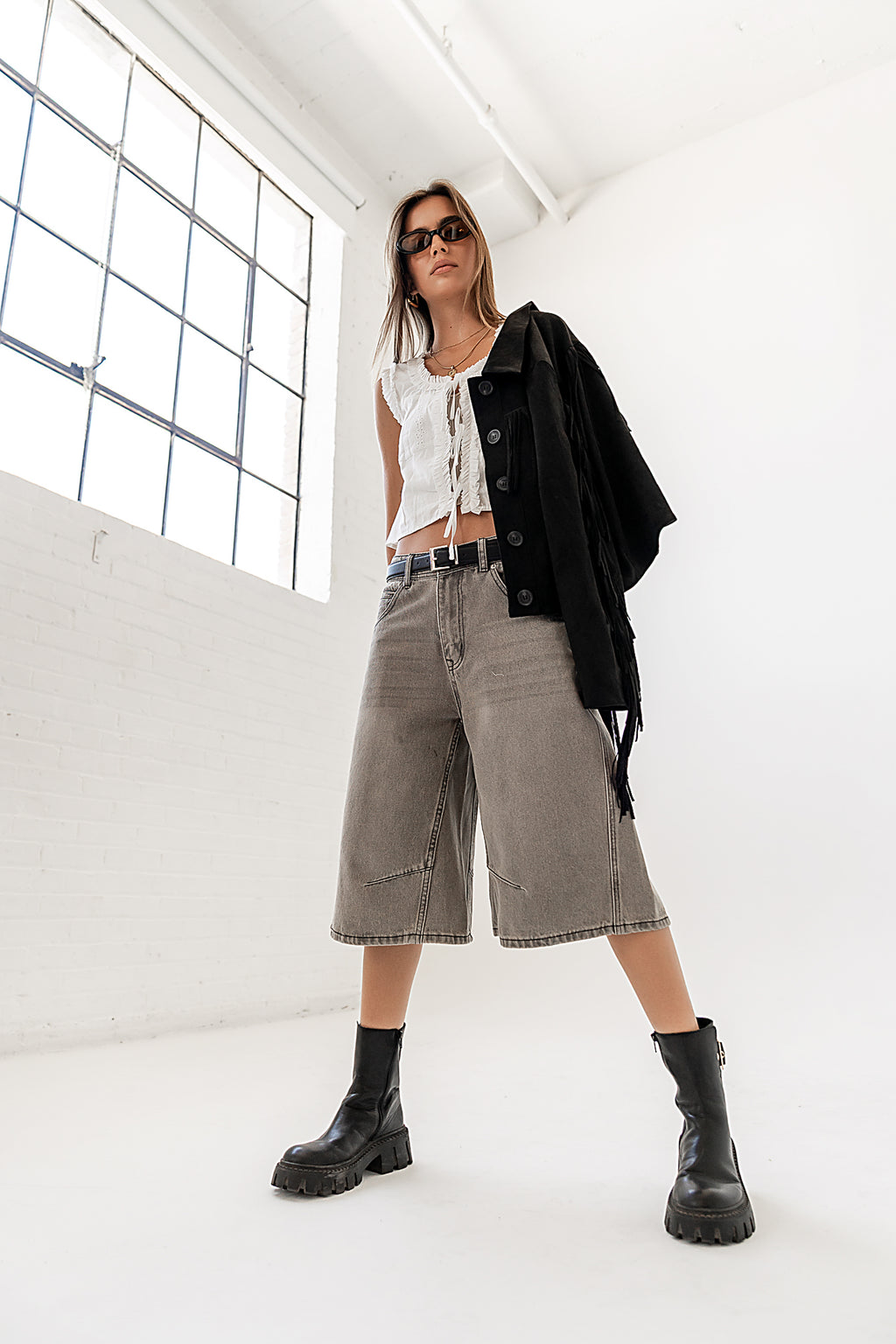 Alden Bermuda Shorts in Grey