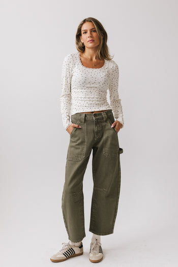 CREAM TOP WITH SMALL BLUE FLOWERS 