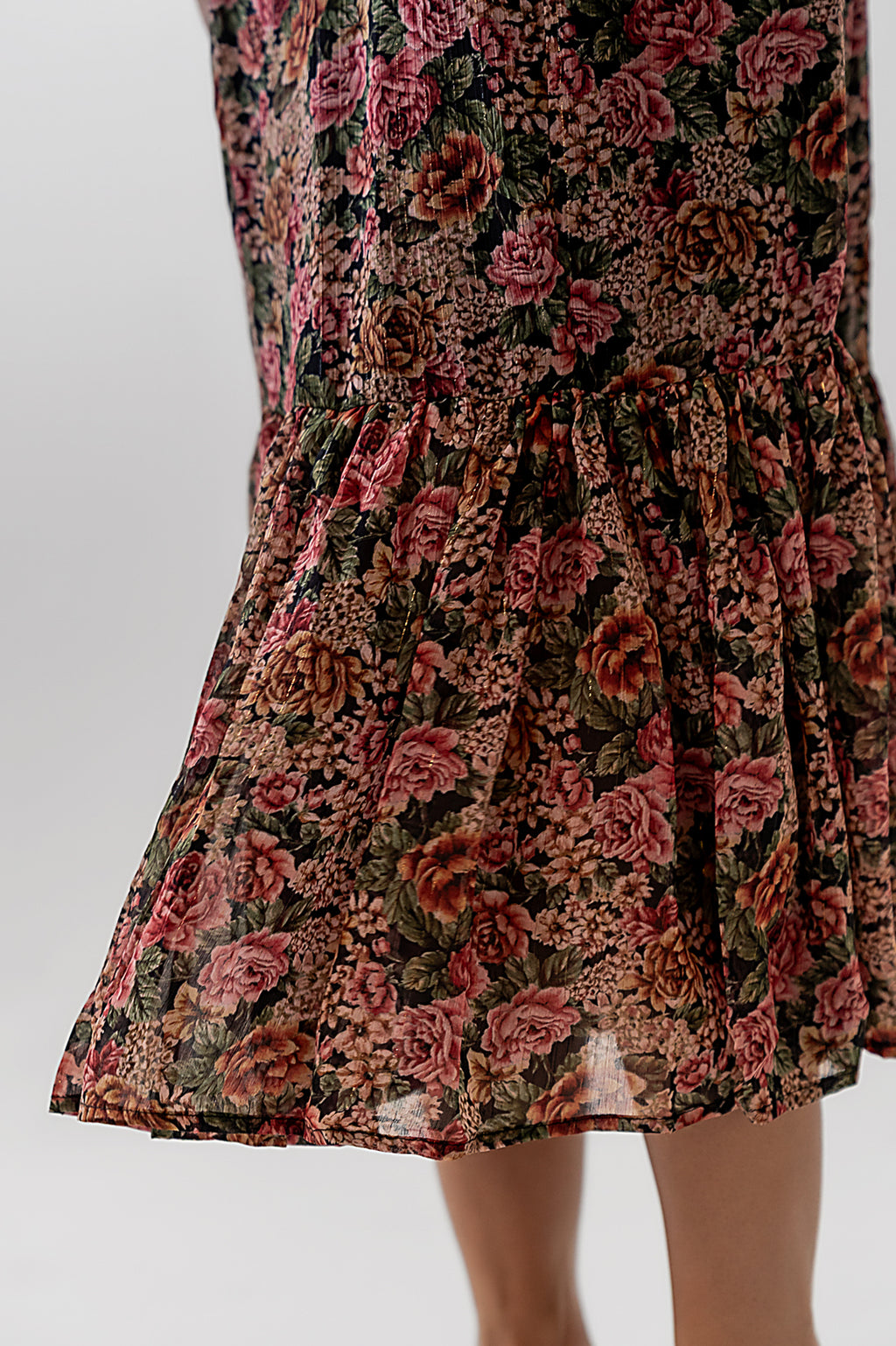 FLOWY SKIRT OF MIDI DRESS 