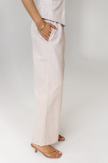 side pockets on pant 