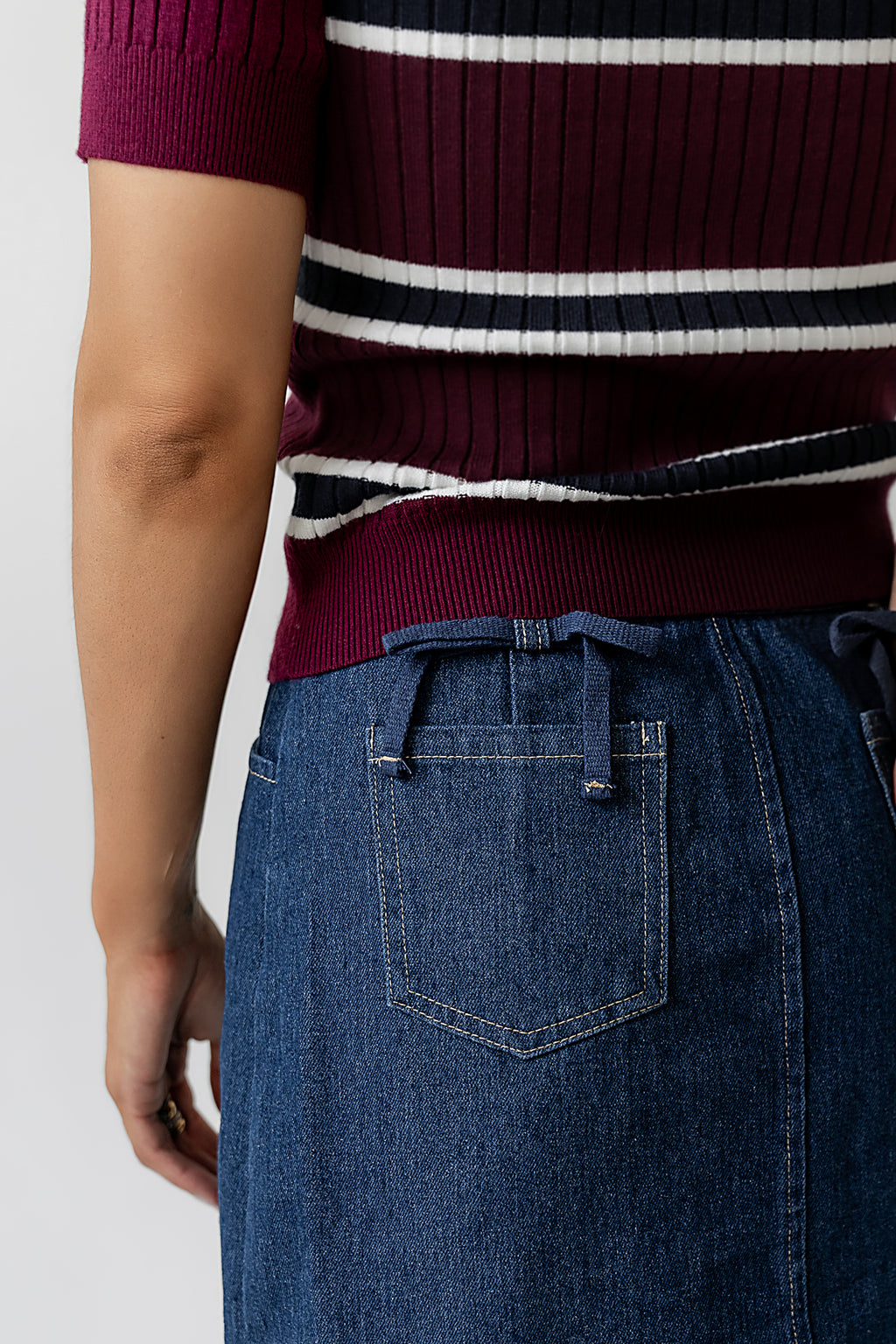 Bow Details ON
Dark Wash Denim