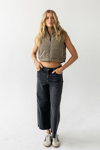 FRONT POCKETS ON OLIVE VEST