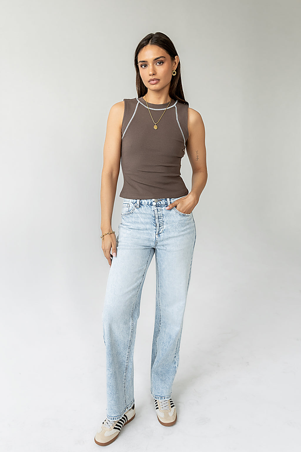 Contrast Tank 