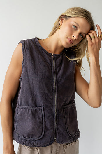 FRONT ZIPPER CLOSURE 