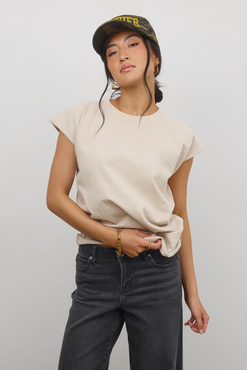 Vinnie Muscle Tee in Beige