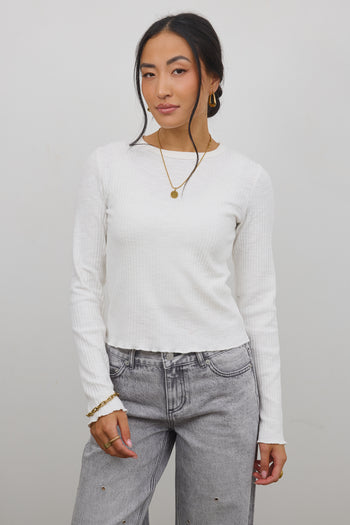 BASIC LONG SLEEVE TOP IN WHITE