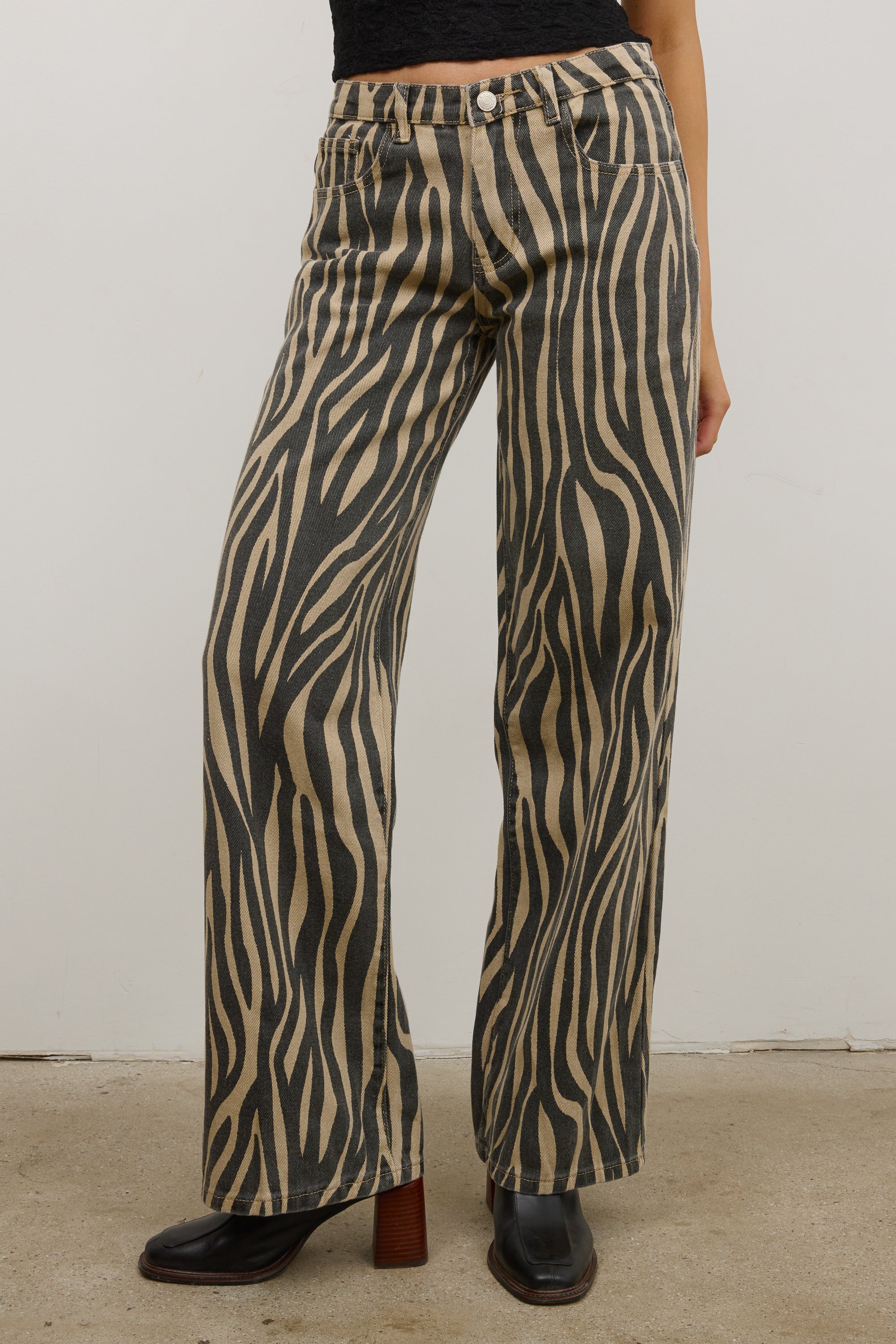 Kenzie Wide Leg Jeans in Zebra