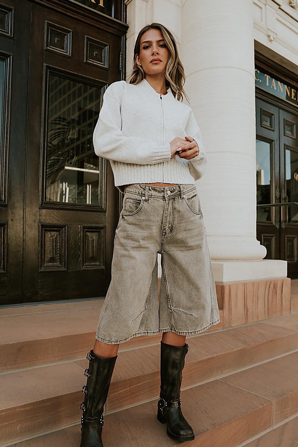 Alden Bermuda Shorts in Grey