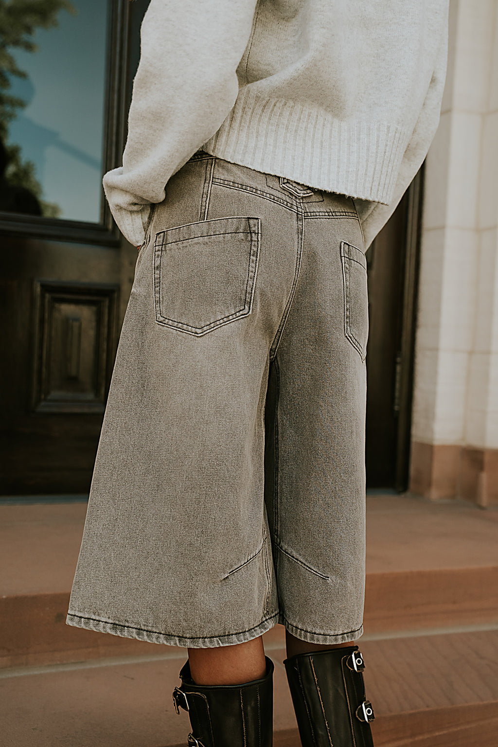 Alden Bermuda Shorts in Grey