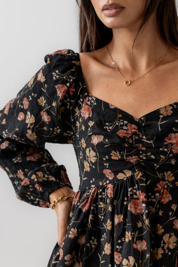 SWEETHEART NECKLINE