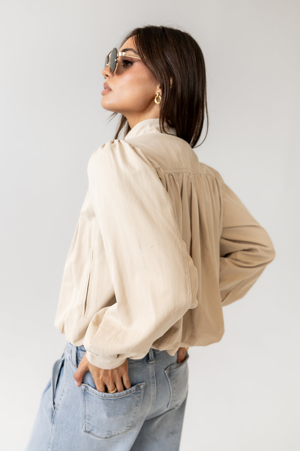 pleated arms and jacket 
