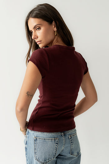 Vestia Button Up Tee in Burgundy