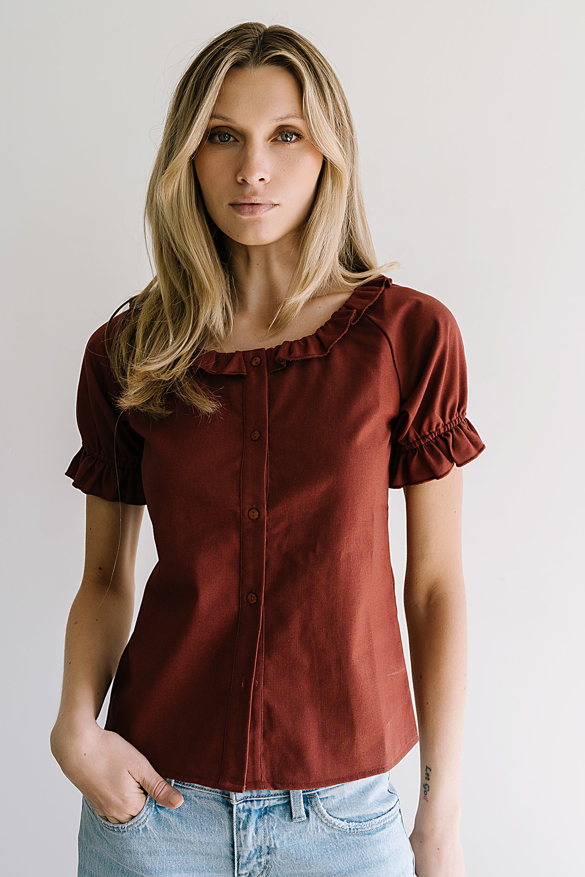 トップス Yoli Frilled blouse for gather / Brown Connie Ruffle Blouse in Rust - FINAL SALE