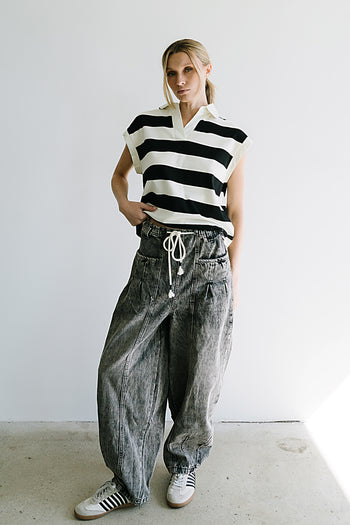 Kamryn Tapered Baggy Jeans in Grey