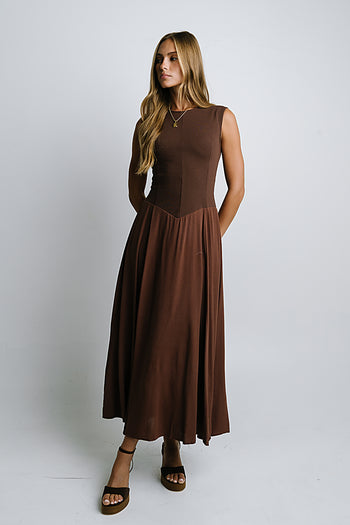 Charles Maxi Dress in Red-Brown