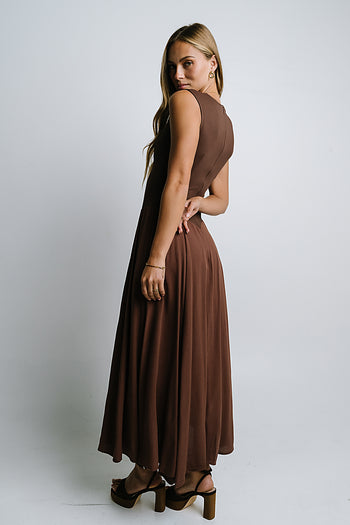 Charles Maxi Dress in Red-Brown