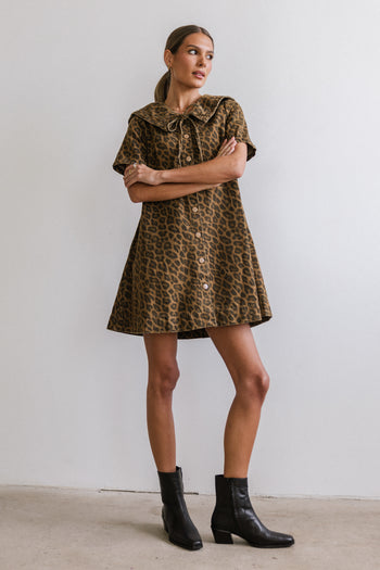 Camryn Collared Baby Doll Dress in Leopard