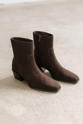 Steve Madden Daney Boots in Brown Suede - FINAL SALE