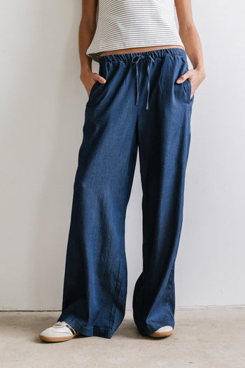 Banks Wide Leg Pants in Dark Wash
