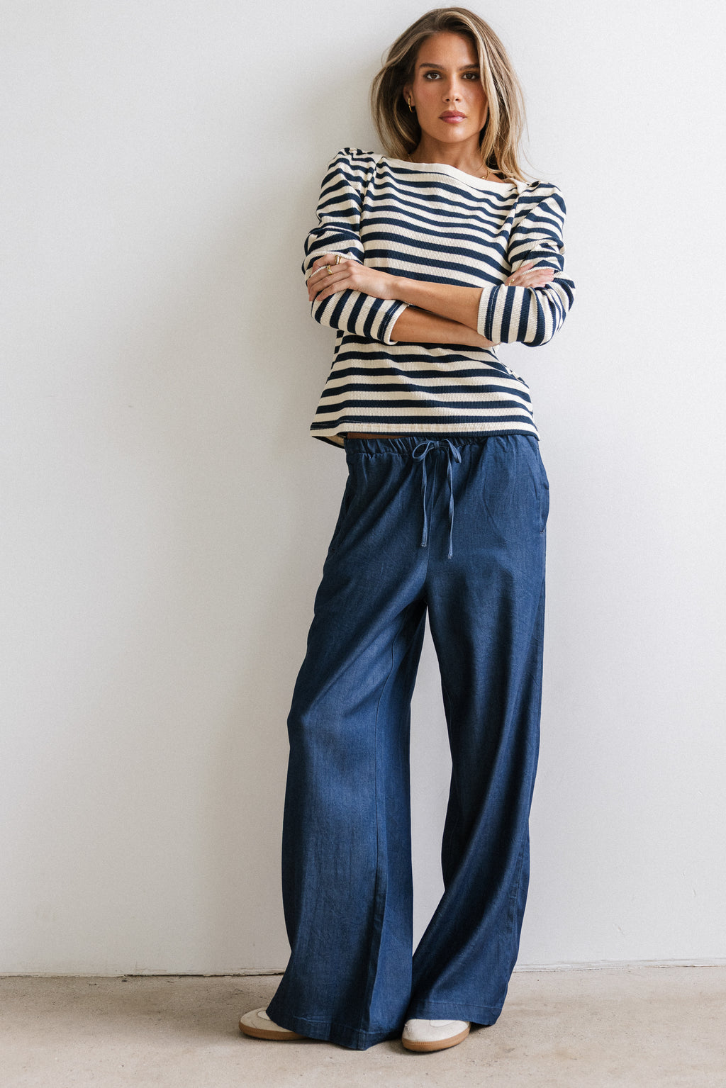Banks Wide Leg Pants in Dark Wash