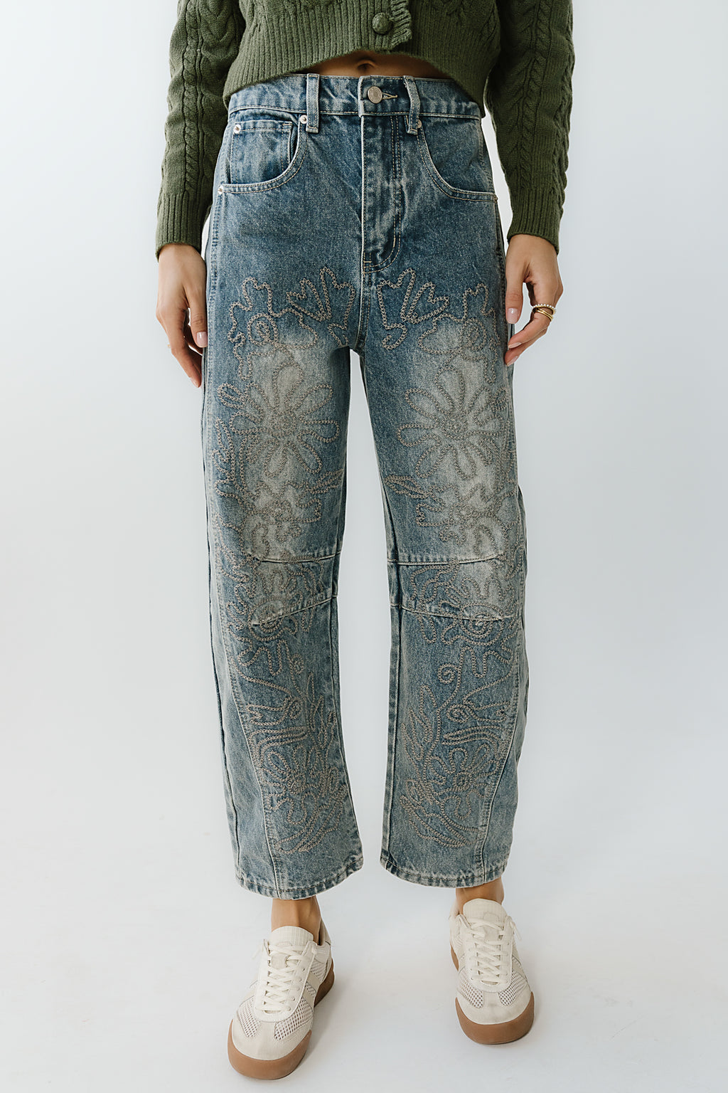 Kinsey Embroidered Barrel Jeans in Medium Wash