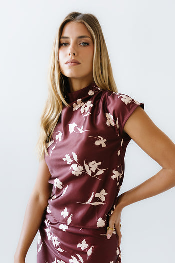Carsyn Floral Top in Red-Brown