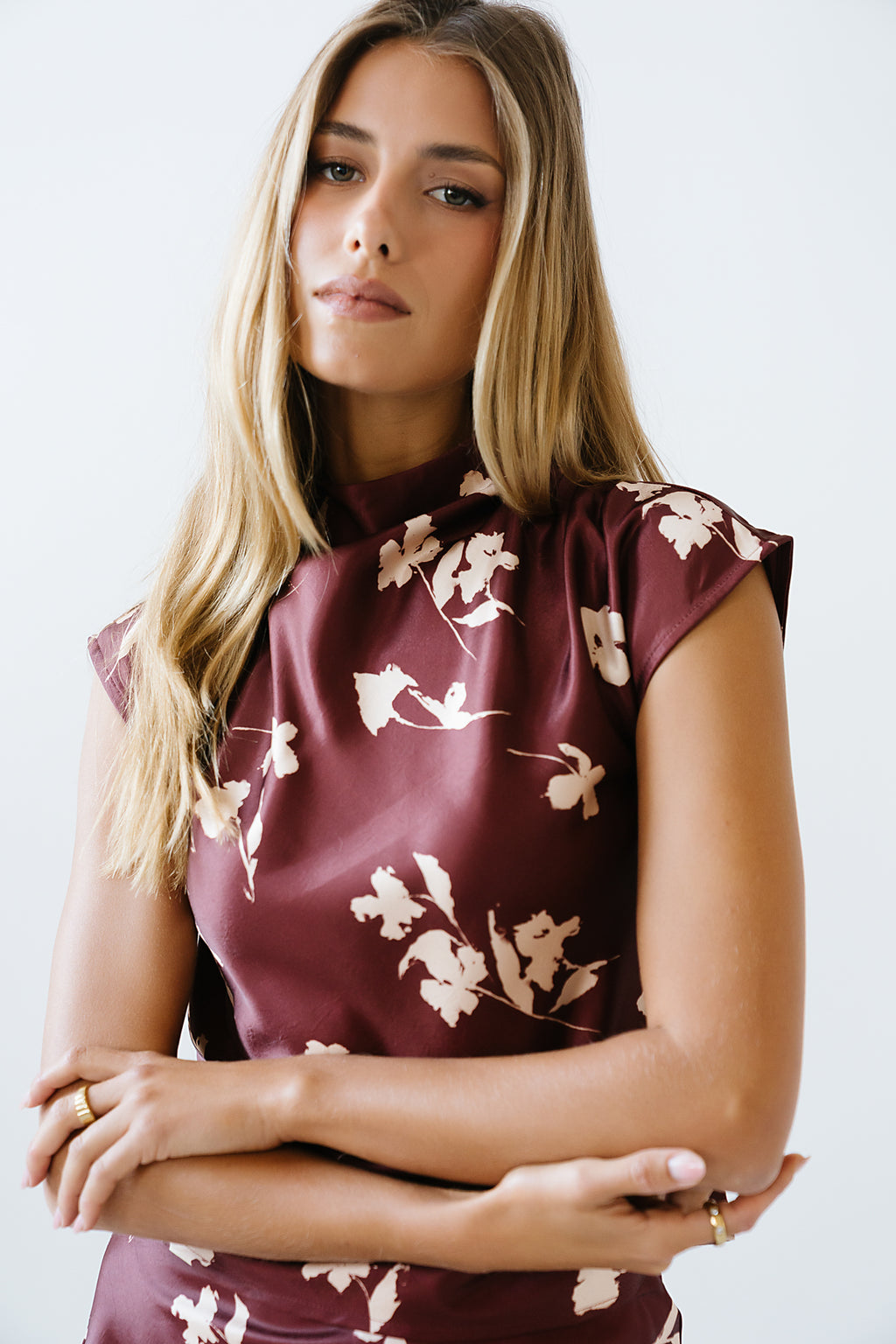 Carsyn Floral Top in Red-Brown