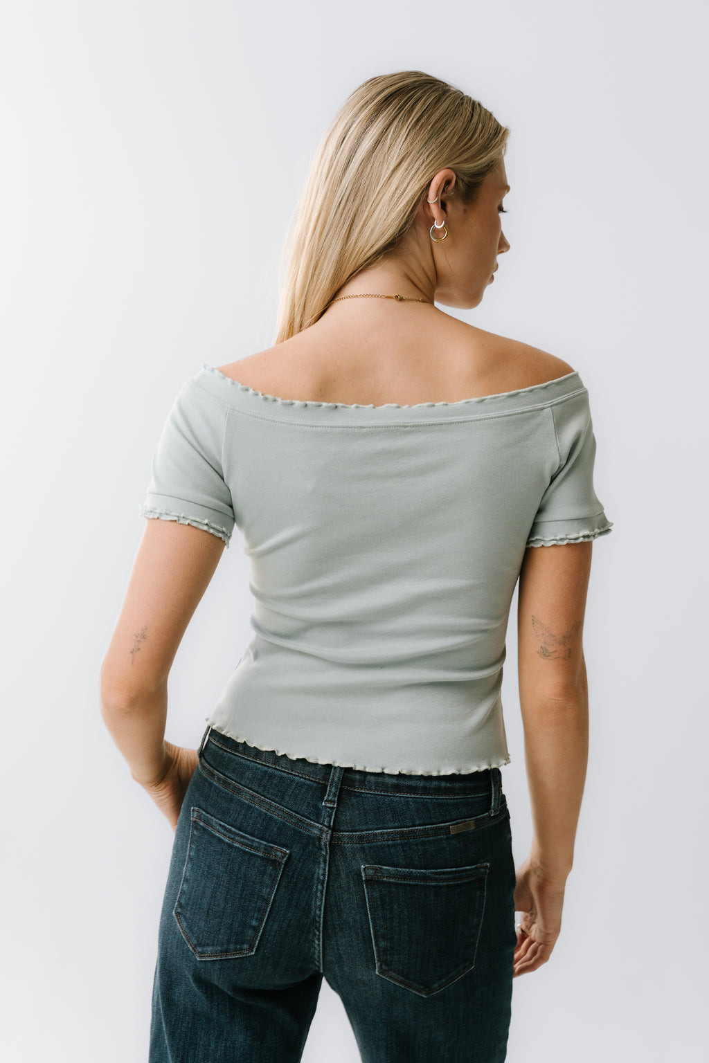 Hannah Lettuce Edge Top in Blue