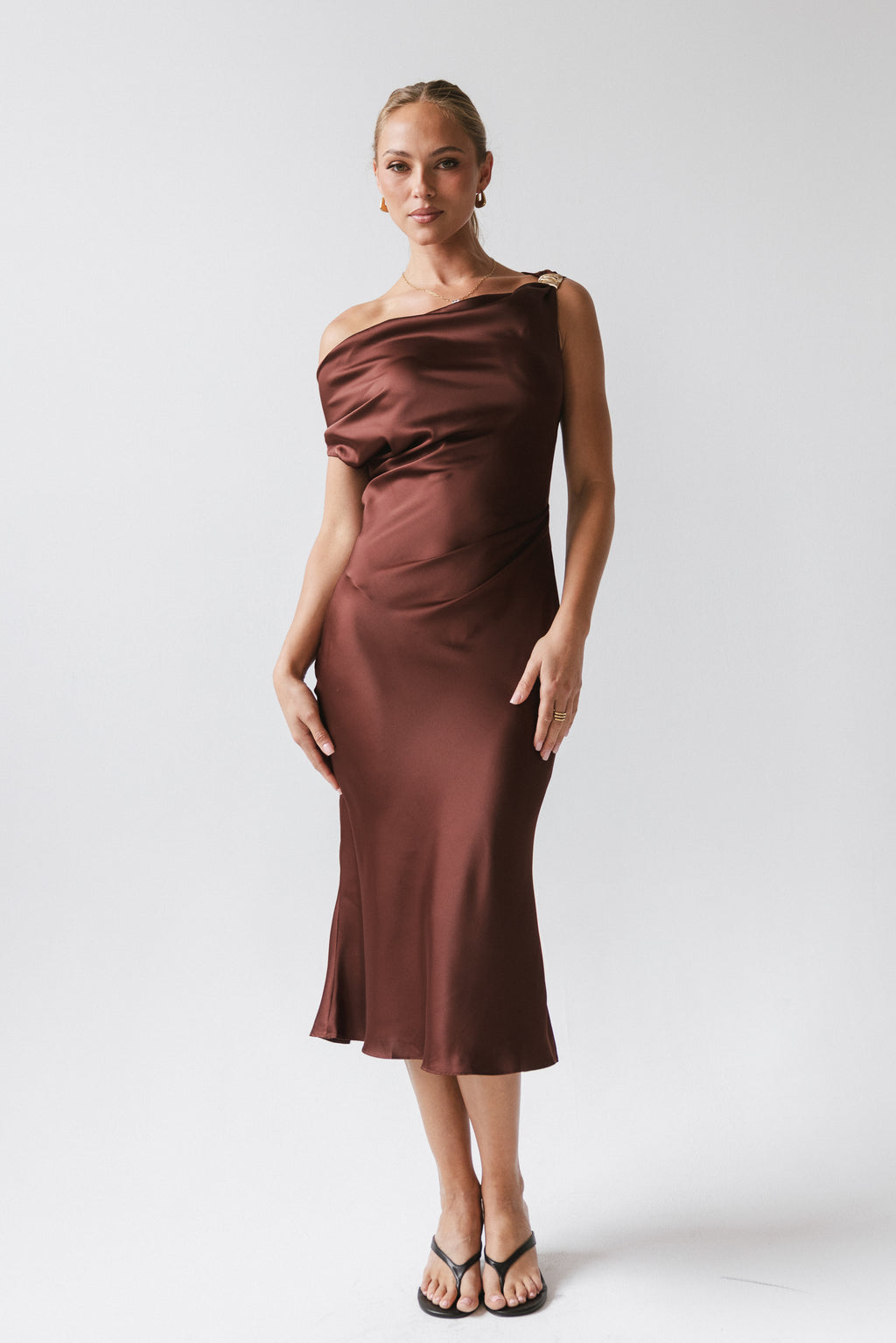 Malik Midi Dress in Burgundy