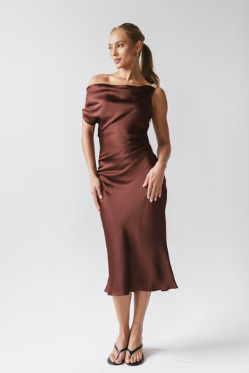 Malik Midi Dress in Burgundy