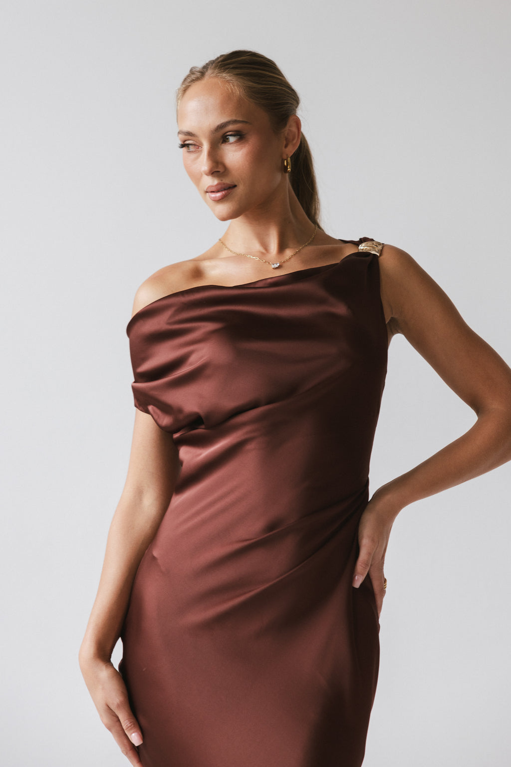 Malik Midi Dress in Burgundy