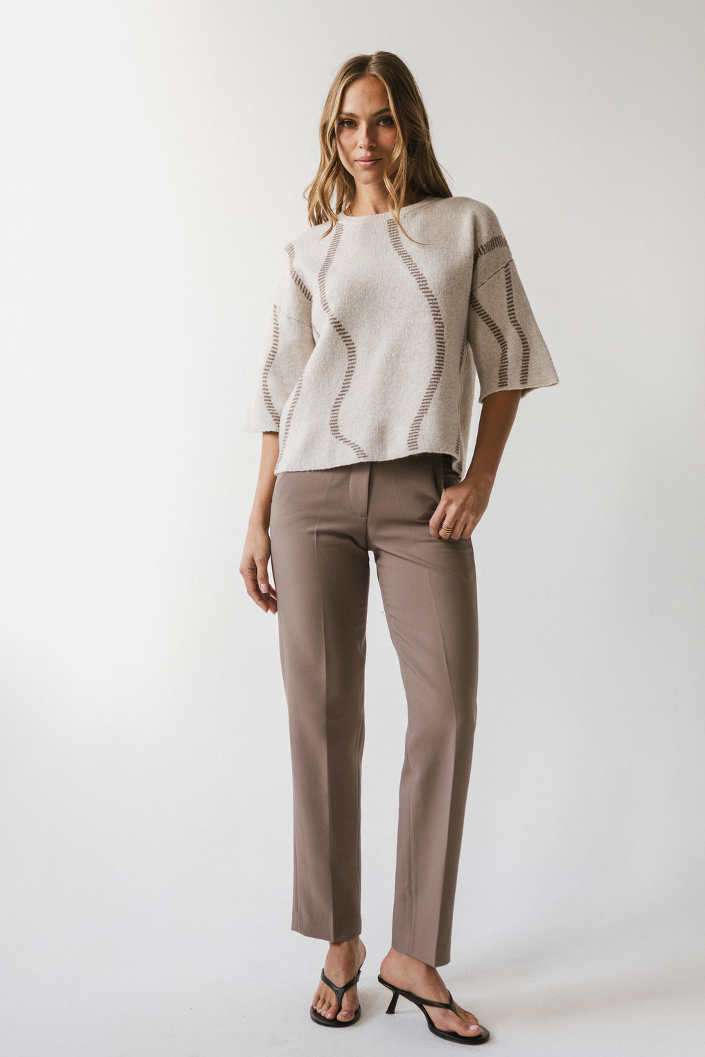 Mitchel Straight Leg Trouser in Taupe