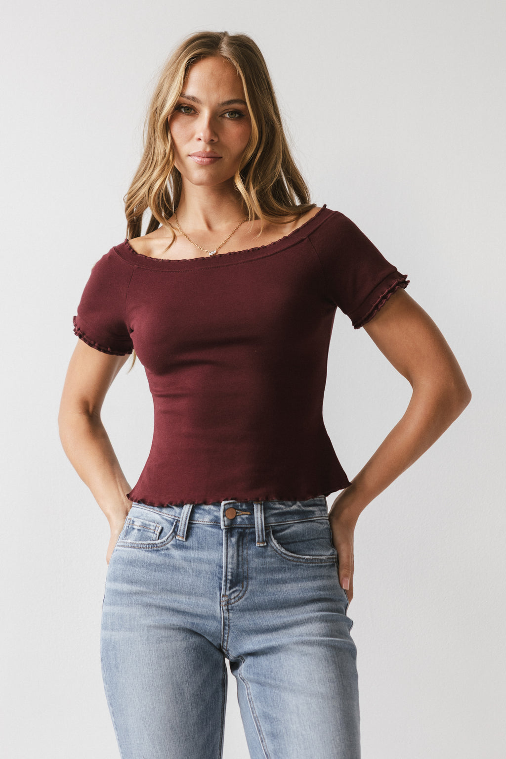 Hannah Lettuce Edge Top in Burgundy