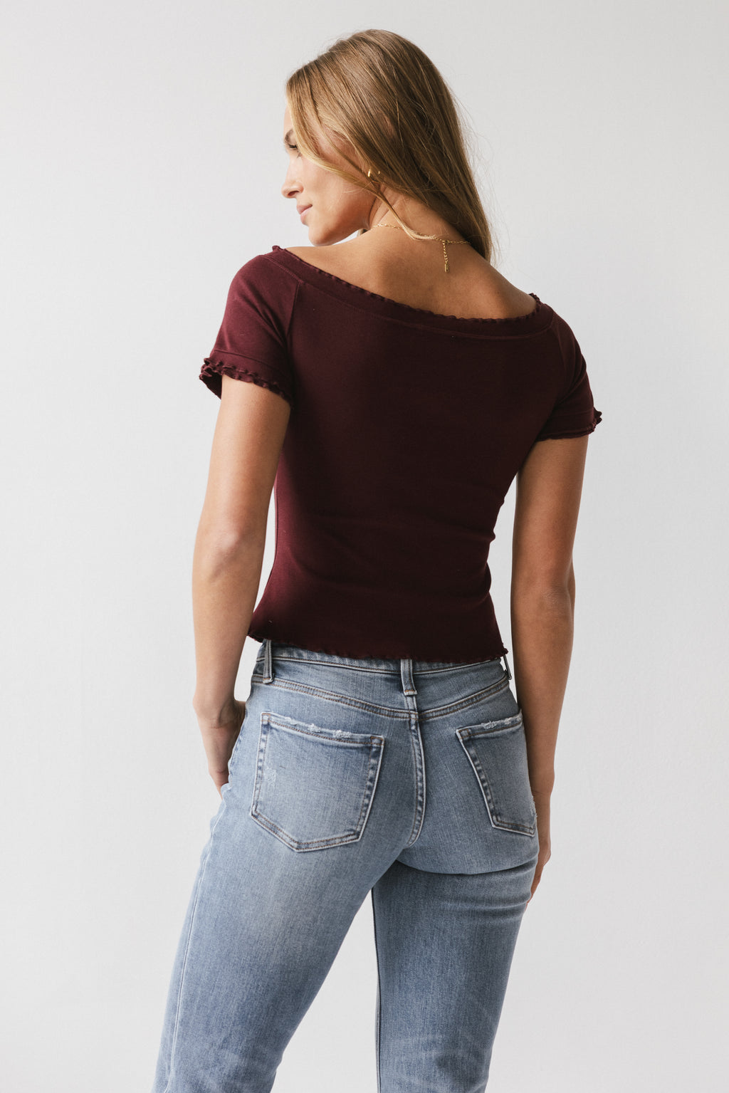 Hannah Lettuce Edge Top in Burgundy