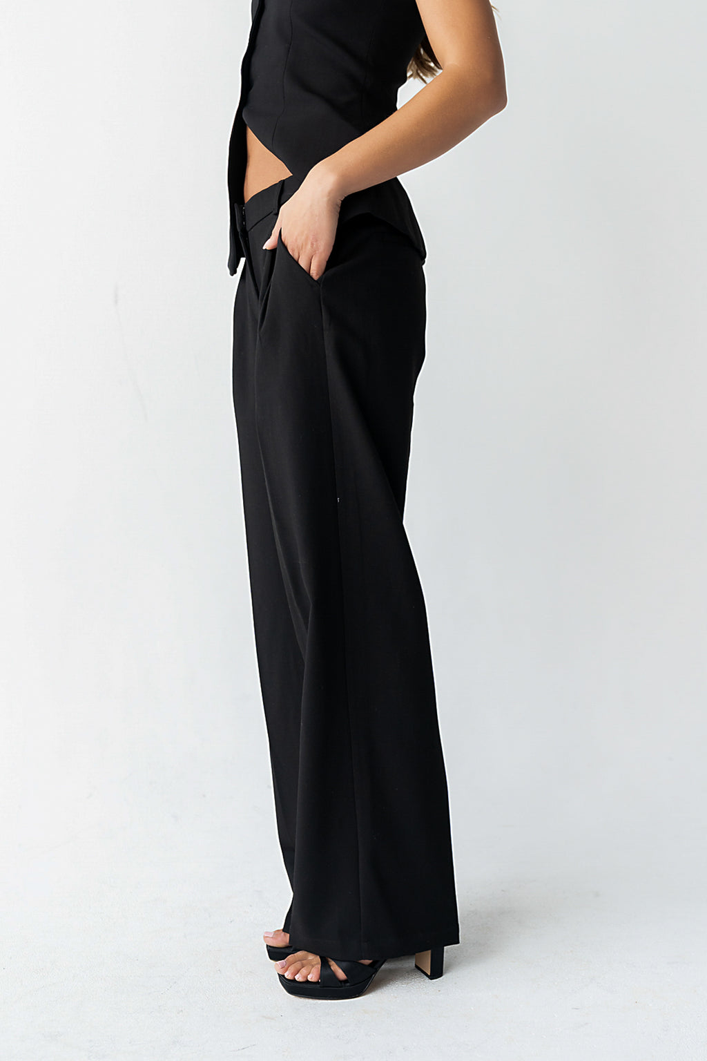Carrie Pleated Trousers in Long Black