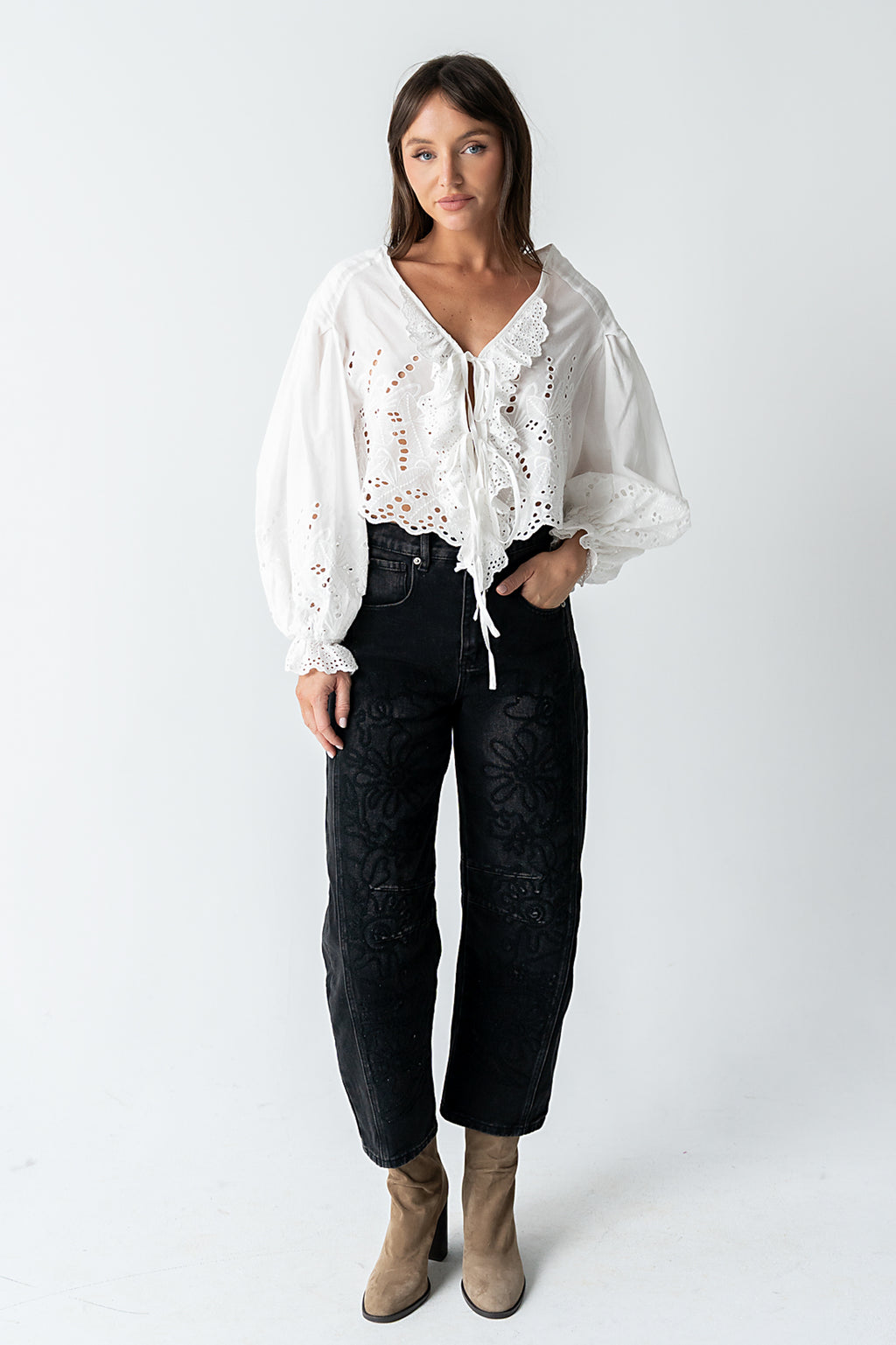Kinsey Embroidered Barrel Jeans in Faded Black