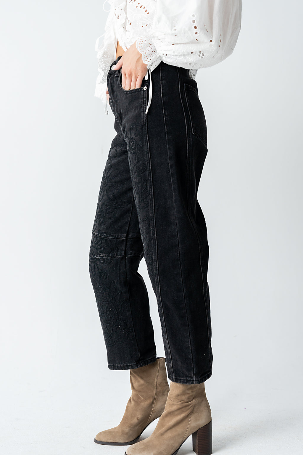 Kinsey Embroidered Barrel Jeans in Faded Black