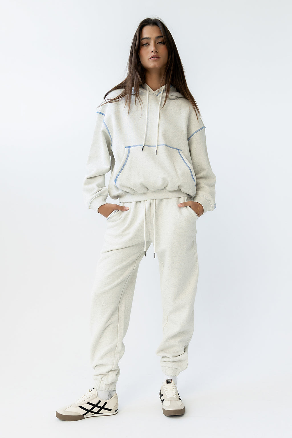 Mozie Contrast Sweatshirt in Grey