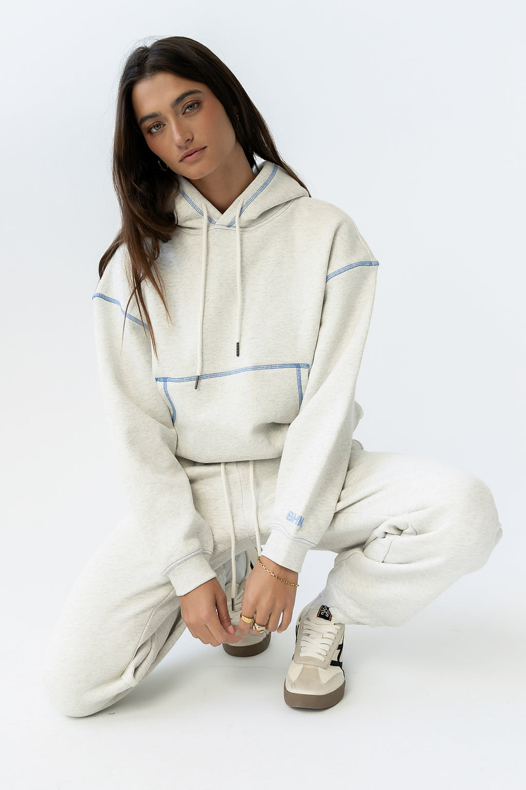 Mozie Contrast Sweatshirt in Grey