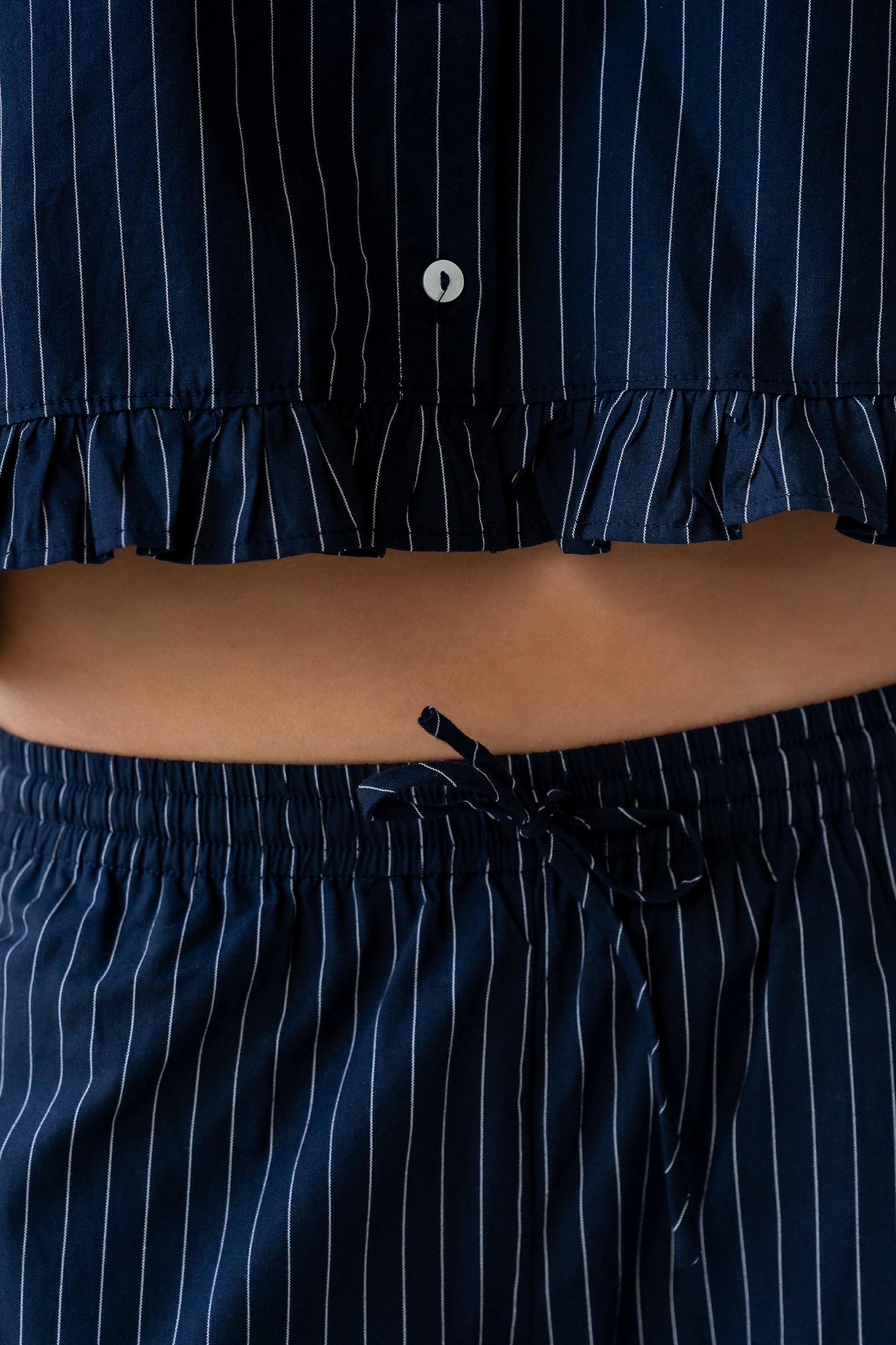 HYEON tuno blouse(dot)ネイビー Navy Polka Dot Top by THML | Avara