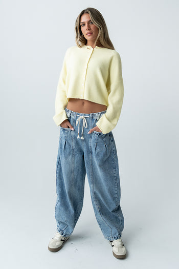 Kamryn Tapered Baggy Jeans in Medium Wash