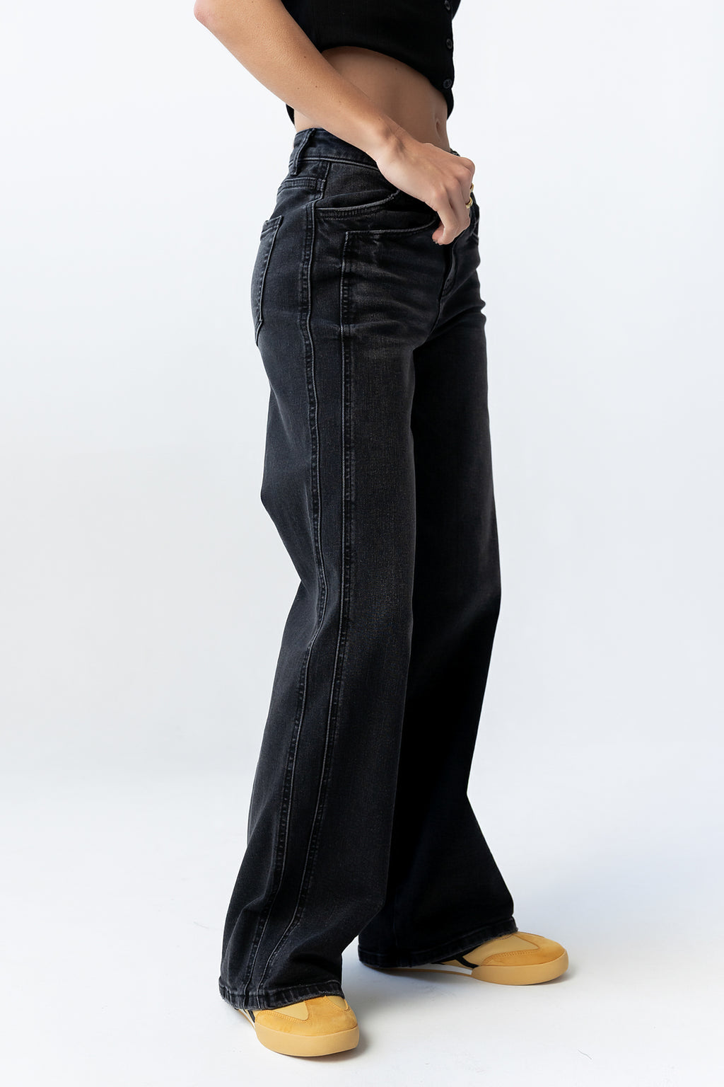 Jade Cuffed Wide Leg Jeans in Black