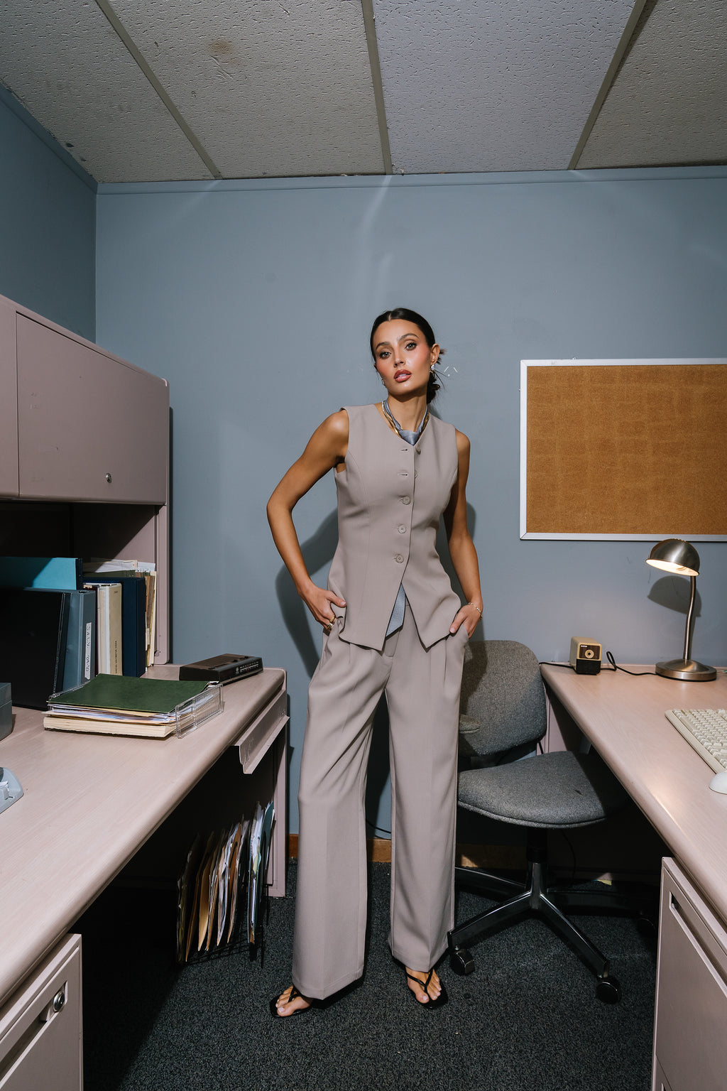 Carrie Pleated Trousers in Regular Taupe