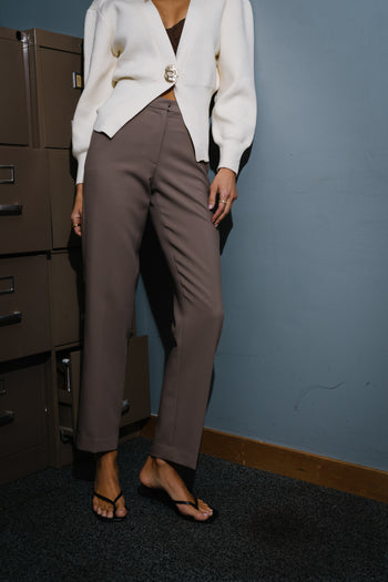 Mitchel Straight Leg Trouser in Taupe