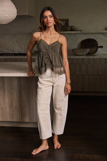 Kinsey Embroidered Barrel Jeans in Beige