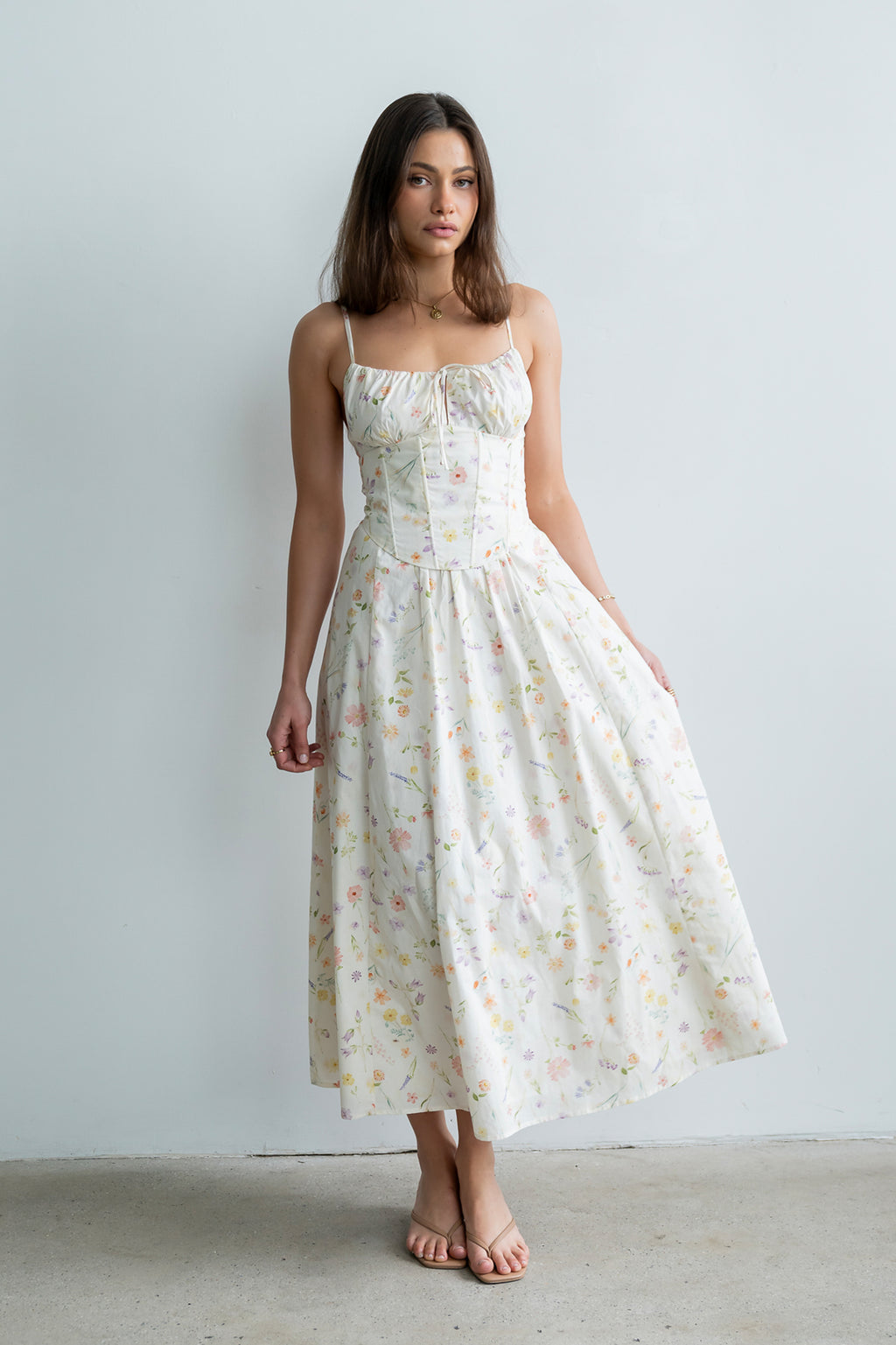 floral midi dress white Quiny Floral Midi Dress