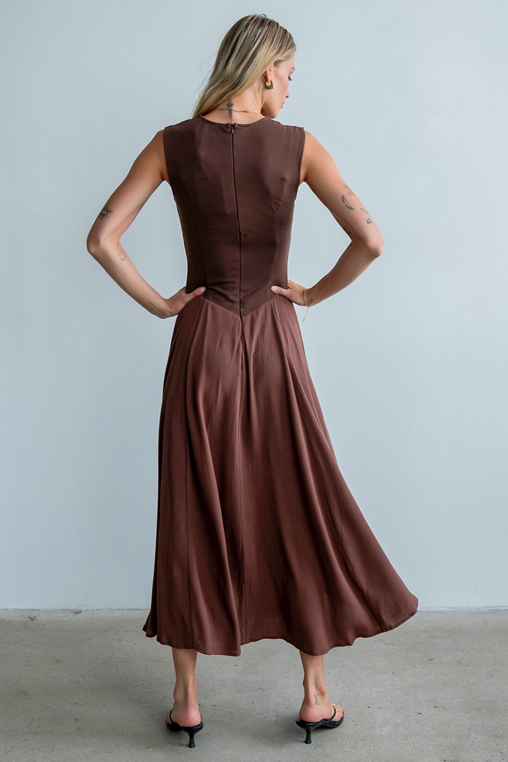Charles Maxi Dress in Red-Brown