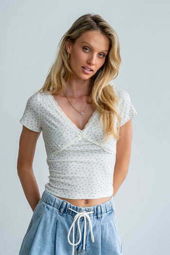 Liliana Floral Tee in Beige