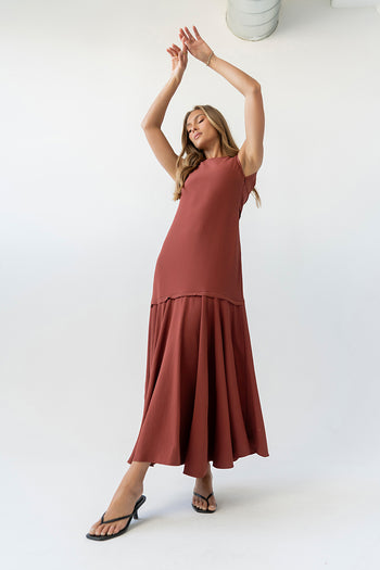 Marlon Maxi Dress in Red-Brown