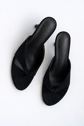 Kaiser Kitten Heel in Black